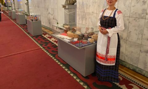 «Зарань» представила в Киргизии уникальную экспозицию местных традиционных промыслов