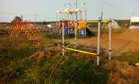 «Диснейленд» в Гарье: так называют новую детскую площадку жители села
