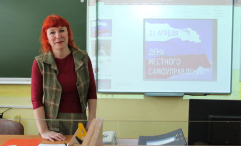 Глава администрации Выльгорта Ольга Останкова рассказала школьникам о нюансах своей деятельности
