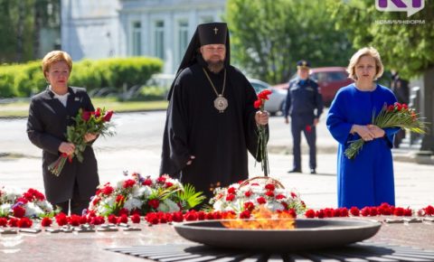 Архиепископ Питирим призвал сплотиться вокруг российского руководства и армии