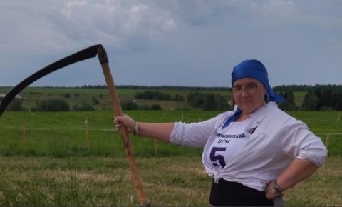 Жительница Выльгорта Елена Римских взяла бронзу на турнире косарей