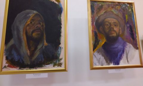 Поймать эмоцию: в музее Выльгорта открылась необычная выставка автопортретов