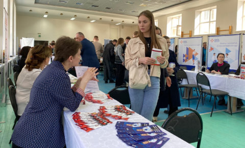 В Сыктывкаре состоялось главное кадровое событие весны — Всероссийская ярмарка трудоустройства «Работа России. Время возможностей»