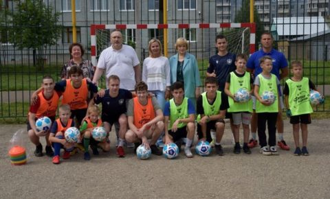 Вместе с началом учебного года в 23 школах Коми стартовал всероссийский проект «Футбол в школе»
