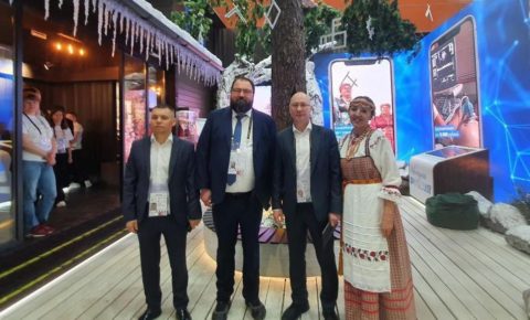 Министр цифрового развития, связи и массовых коммуникаций РФ Максут Шадаев посетил стенд Республики Коми на выставке «Россия»