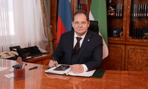 Поздравление руководителя Республики Коми Ростислава Гольдштейна с Днем государственного флага России и Днем Республики Коми