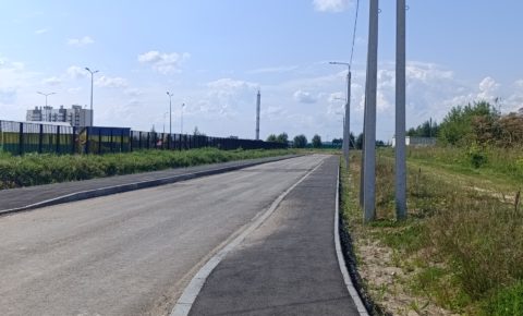 В м. Пичипашня завершаются работы по укладке асфальта и обустройству тротуаров